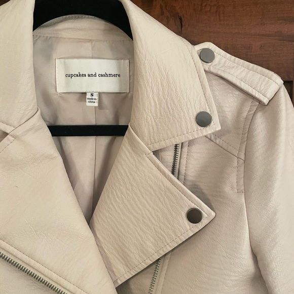 Cupcakes & Cashmere vegan leather moto jacket - Picture 3 of 6